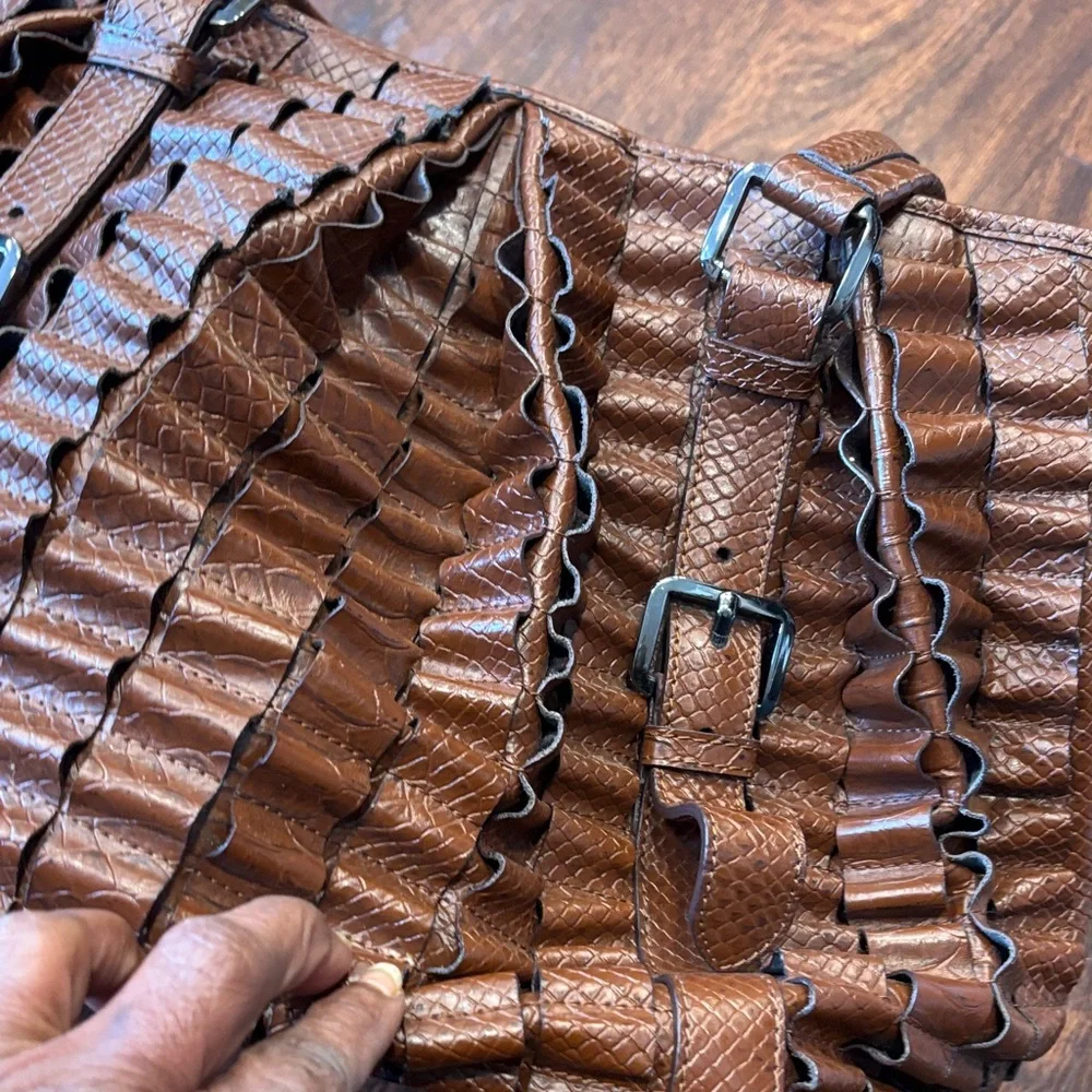 💕💕💕Host Pick 💕💕💕Burberry Brown Ruffled Leather Shoulder Bag - Picture 4 of 11